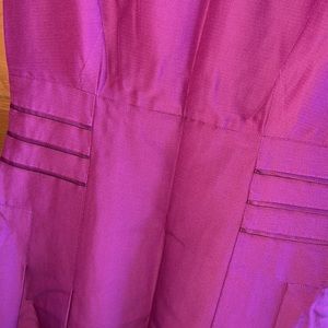 Anne Klein Sz 10 Great color! Taylored fit. Fabric has zero stretch or give.